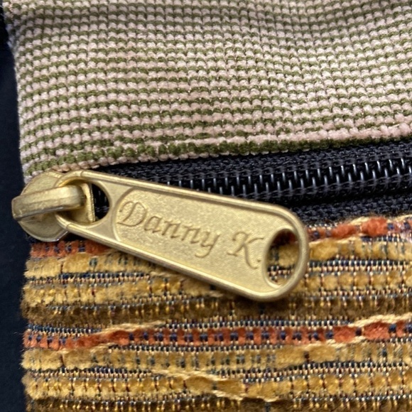 Danny K. Beverly Hills USA Tapestry Crossbody Bag in Black, gold and rust & Tan. - Picture 4 of 6